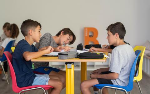 L'antiga biblioteca de l'escola ara es fa servir com una Sala Polivalent