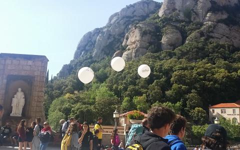 Pelegrinatge a Montserrat: activitat oberta a tota la escola i simpatitzants. La quota es destina al projecte solidari de l’escola del curs actual.